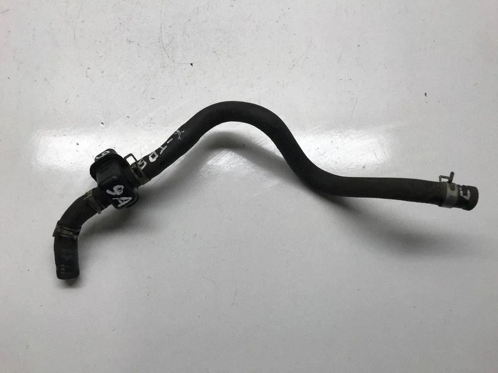 Engine coolant pipe/hose – Nissan X-Trail T30 (2001-2007)