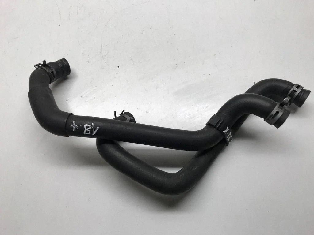 Engine coolant pipe/hose – Nissan X-Trail T30 (2001-2007)