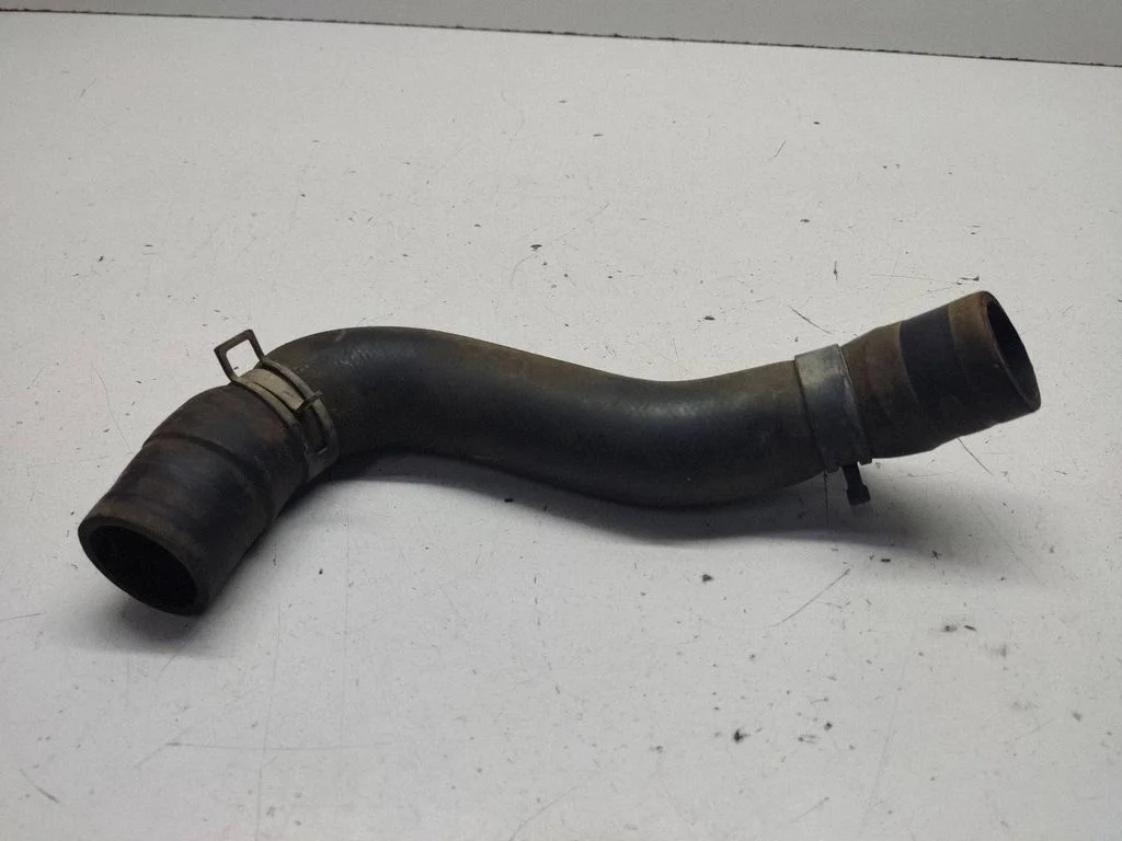 Engine coolant pipe/hose – Nissan X-Trail T30 (2001-2007)