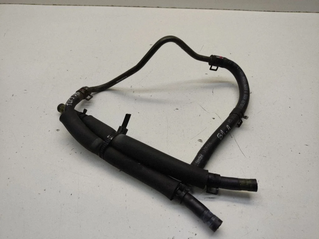 Engine coolant pipe/hose – front