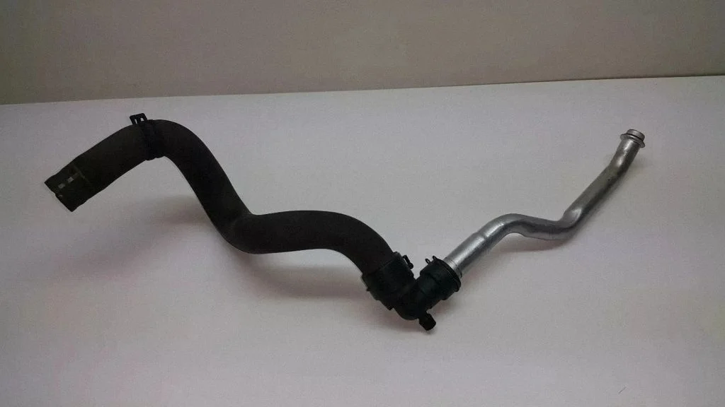 Engine coolant pipe/hose – front