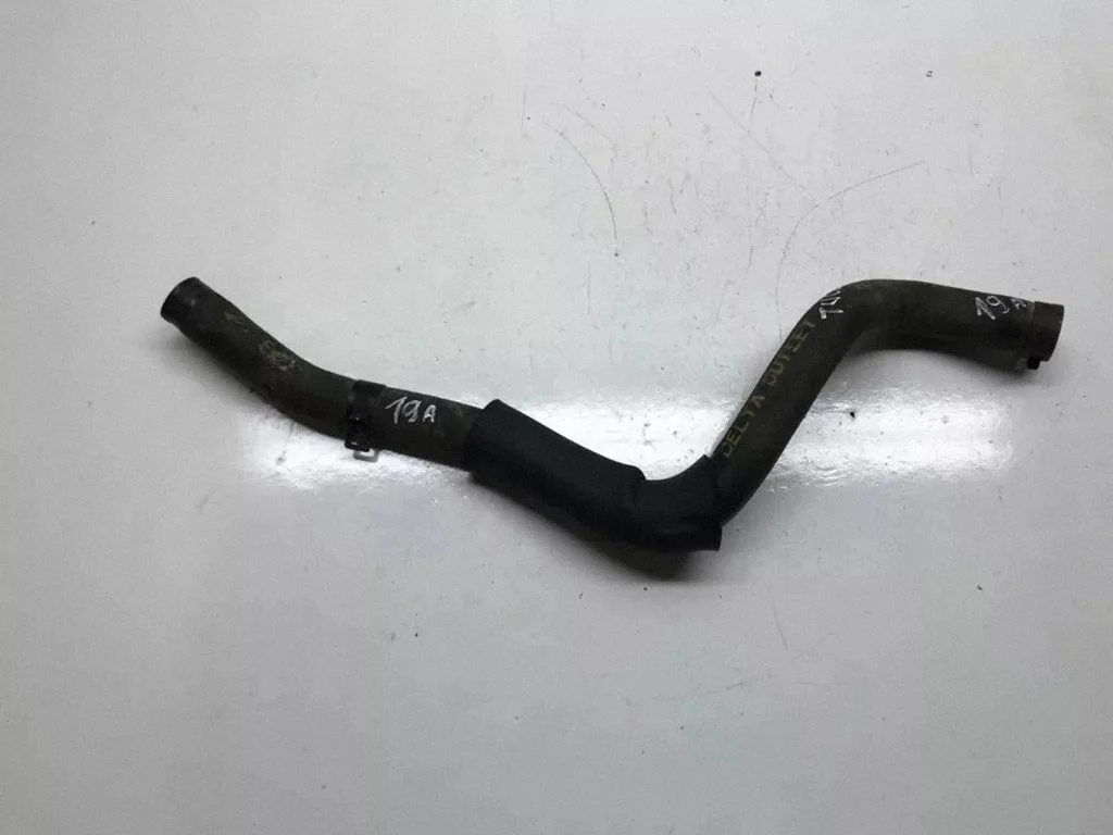 Engine coolant pipe/hose – front