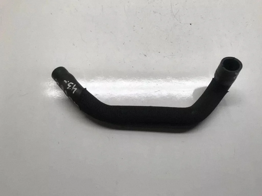 Engine coolant pipe/hose – front