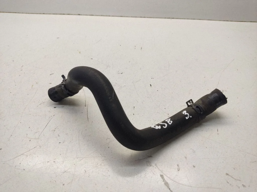 Engine coolant pipe/hose – front