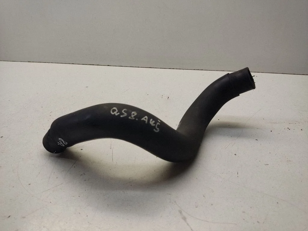 Engine coolant pipe/hose – front