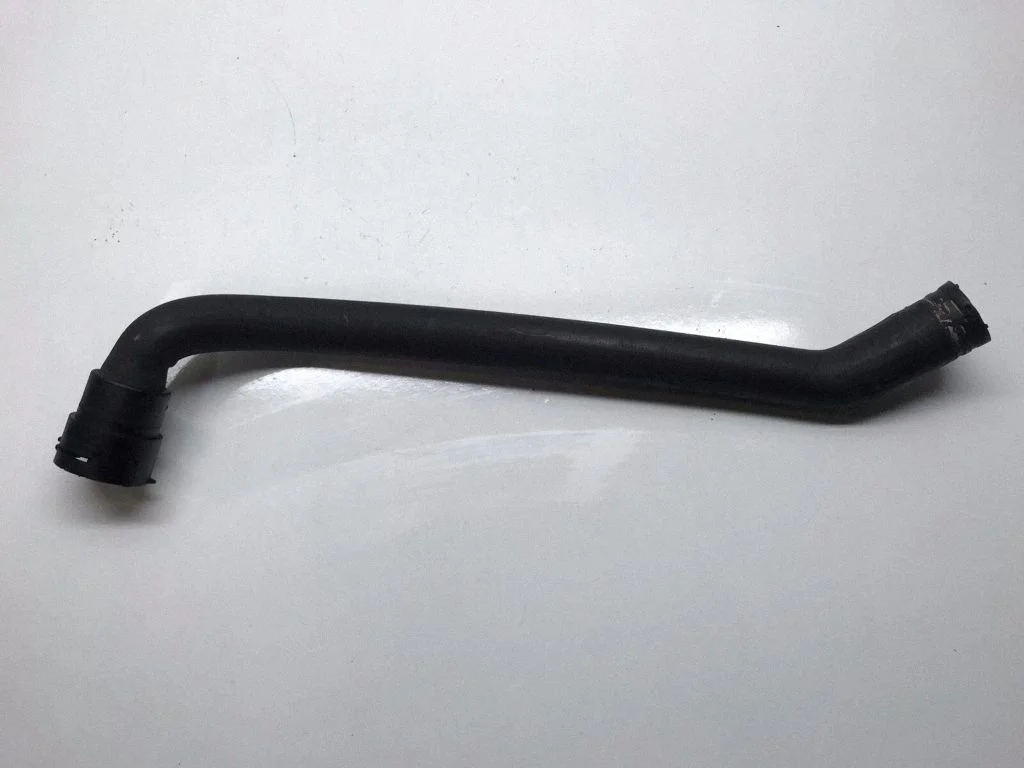 Motora dzesēšanas caurule (-es)/šļūtene (-es) 6G918260DG