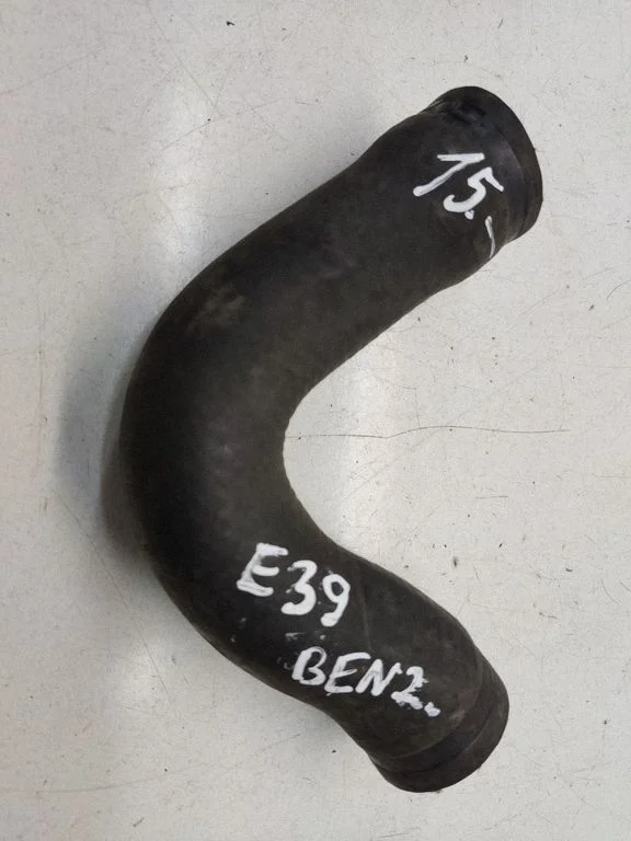Engine coolant pipe/hose – front
