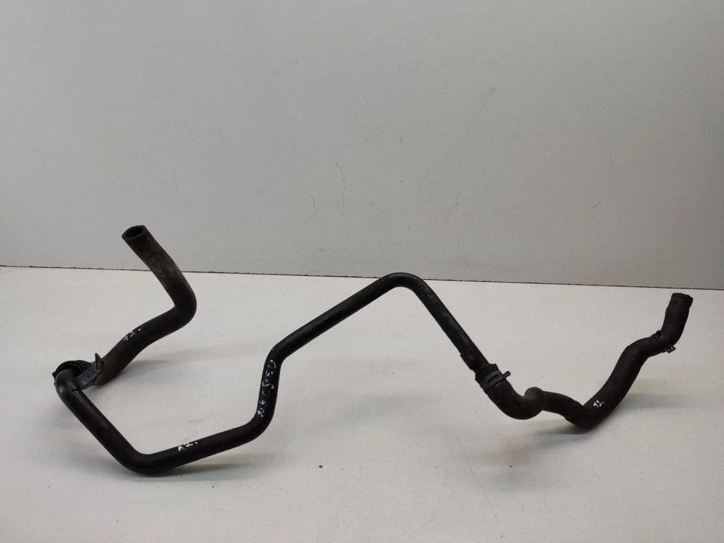 Engine coolant pipe/hose – front