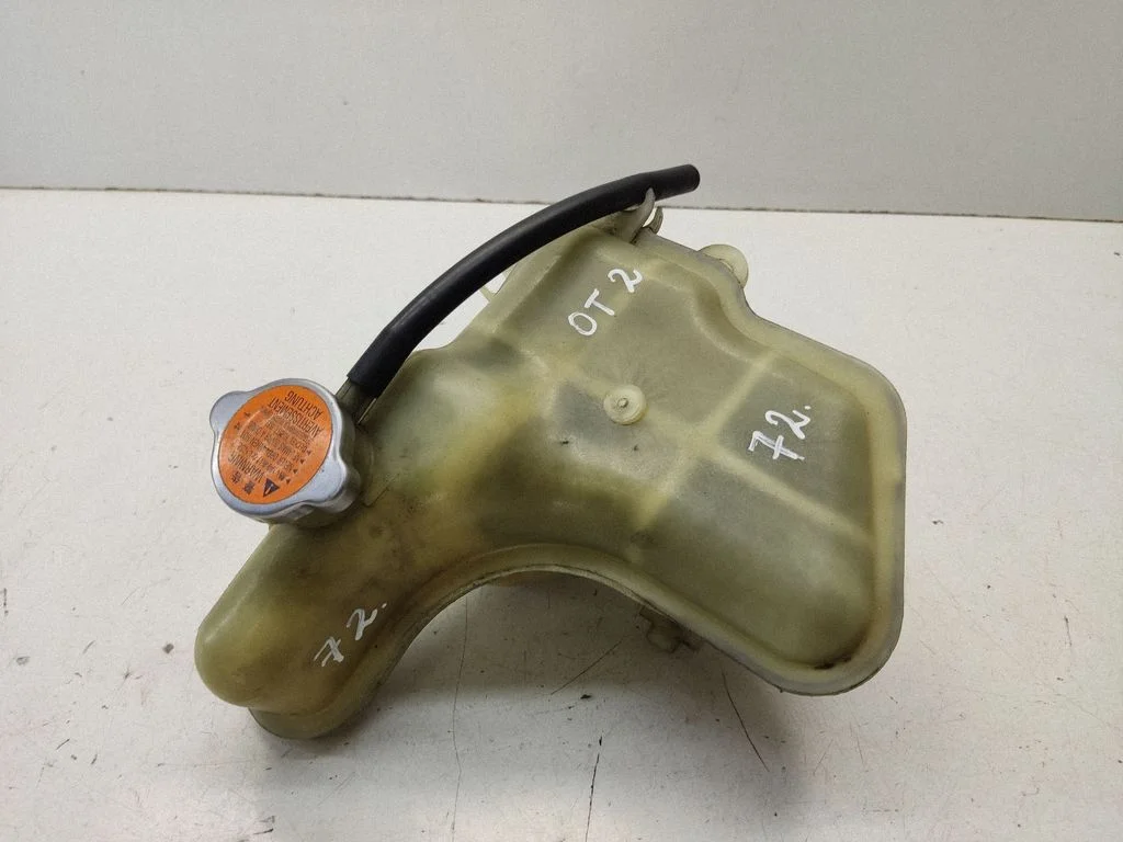 Coolant expansion tank/reservoir – front