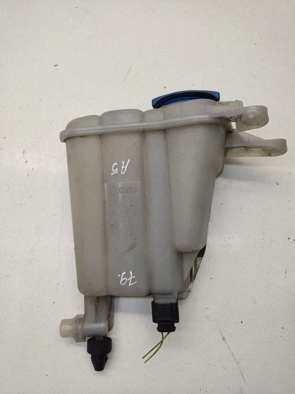 Coolant expansion tank/reservoir – Audi A5 8T 8F (2007-2016)