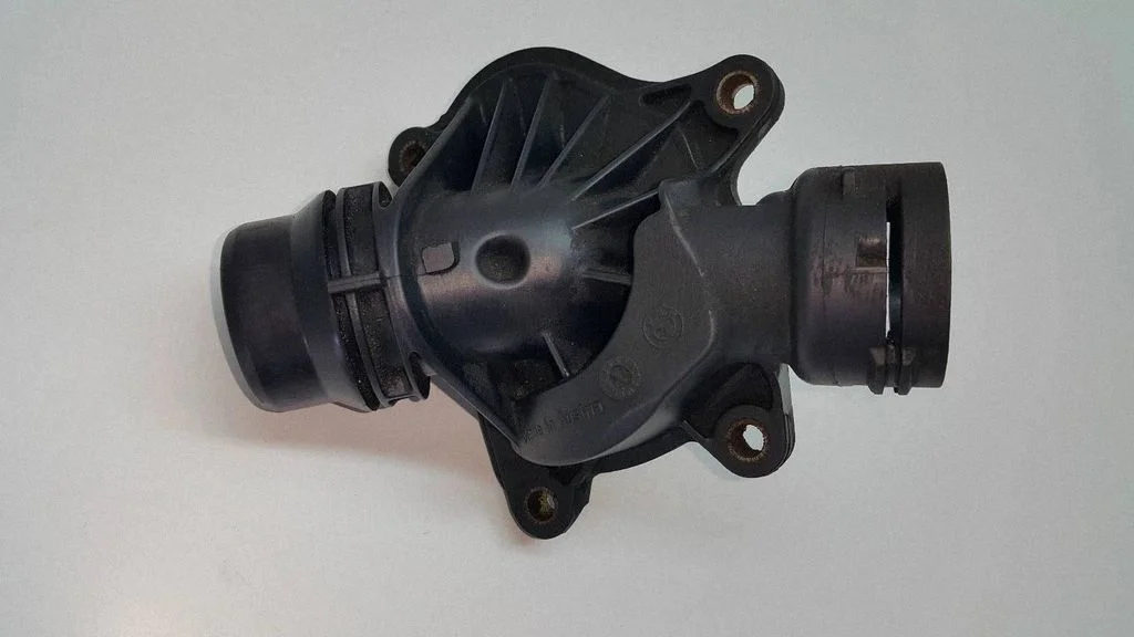 Thermostat/thermostat housing – BMW 3 Series E46 (1998-2005)