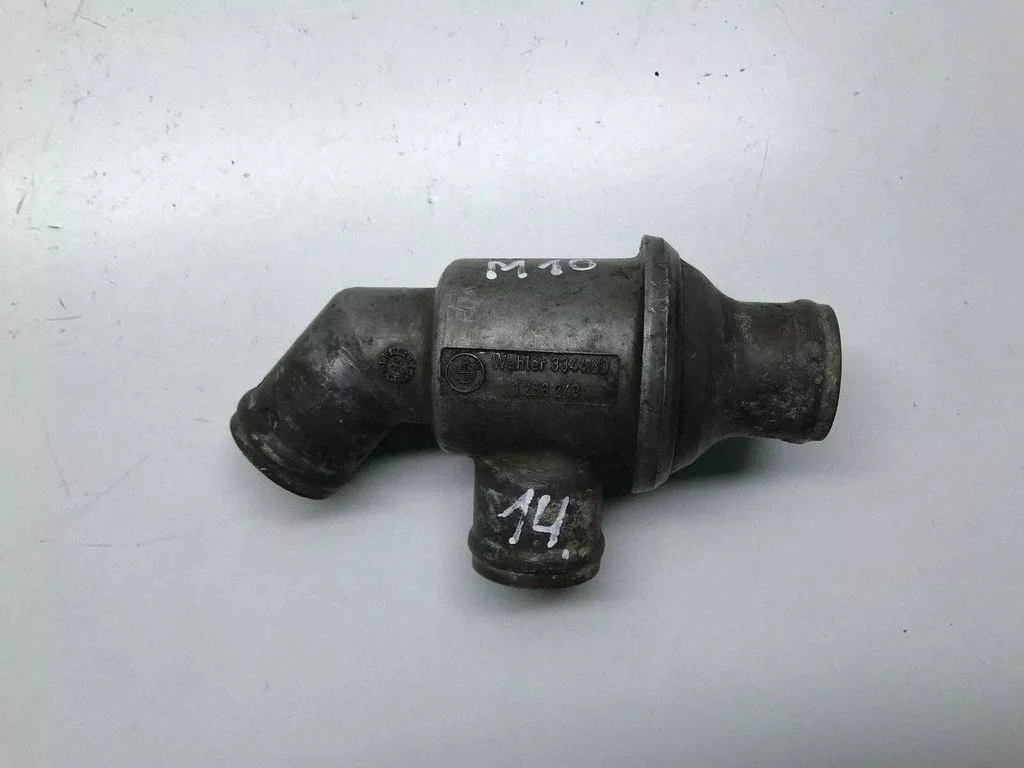 Thermostat/thermostat housing – BMW 3 Series E30 (1983-1994)