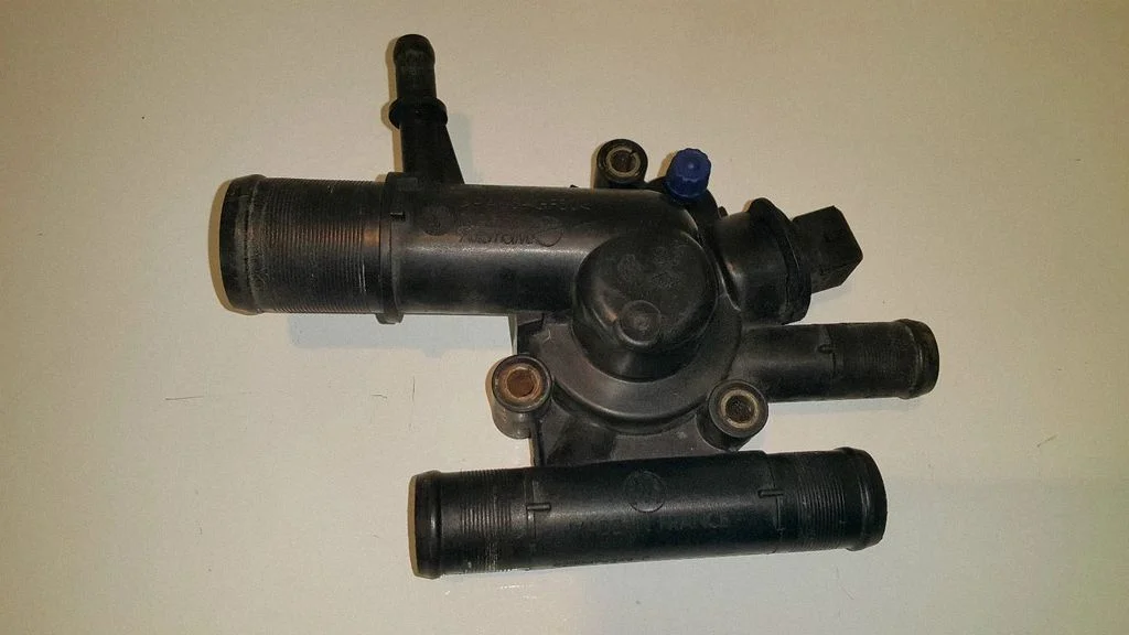 Termostat / obudowa termostatu 8200074349