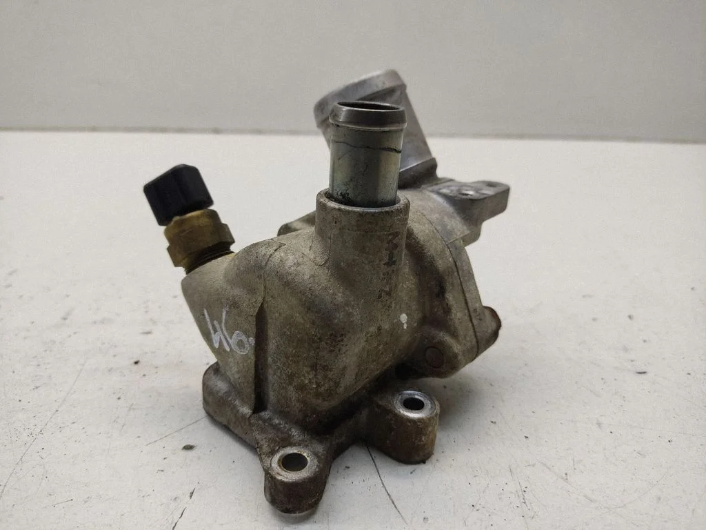 Thermostat/thermostat housing – front