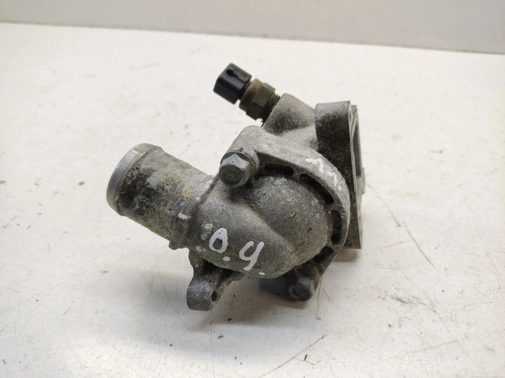 Thermostat/thermostat housing – front