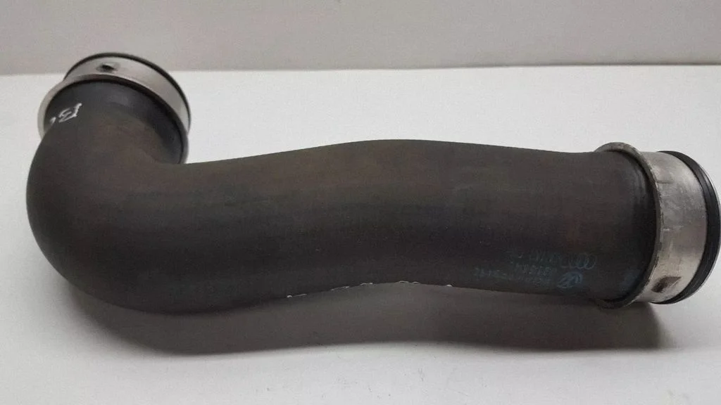 Intercooler hose/pipe 1K0145837L