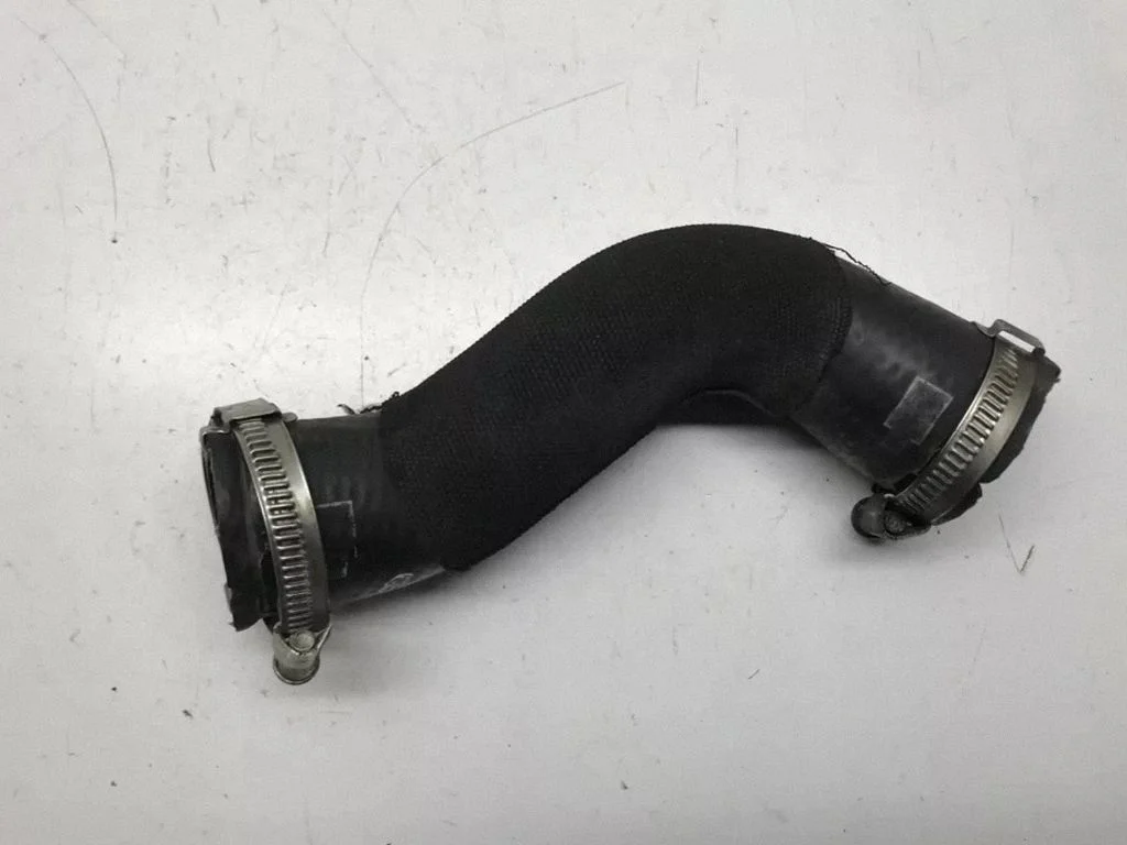 Intercooler hose/pipe – front