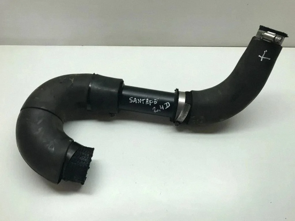 Vahejahuti voolik (-ud)/ toru (-d) – Hyundai Santa Fe (2000-2006)