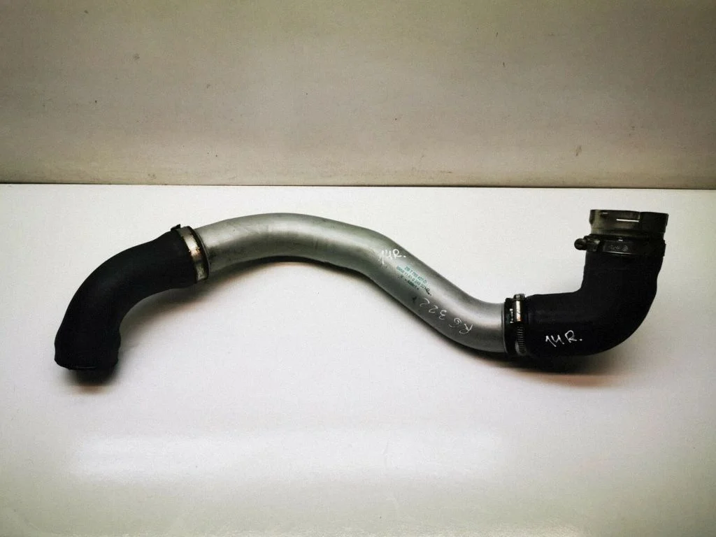 Intercooler hose/pipe – Land Rover Range Rover L322 (2002-2012)