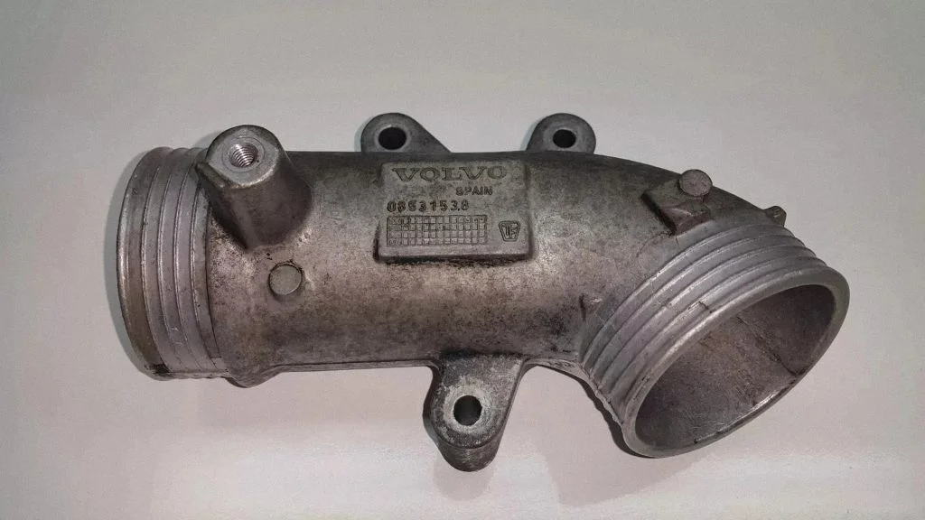 Wąż / rura intercoolera 08631538