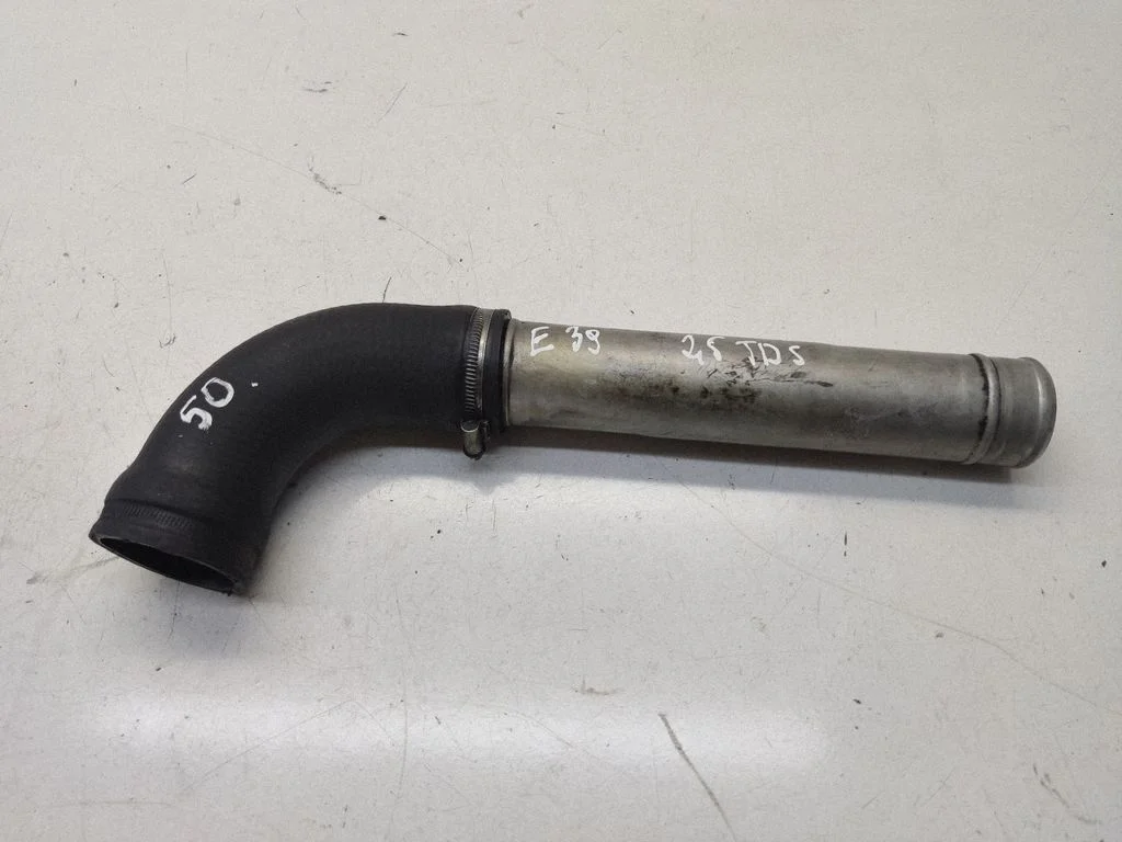 Intercooler hose/pipe – front