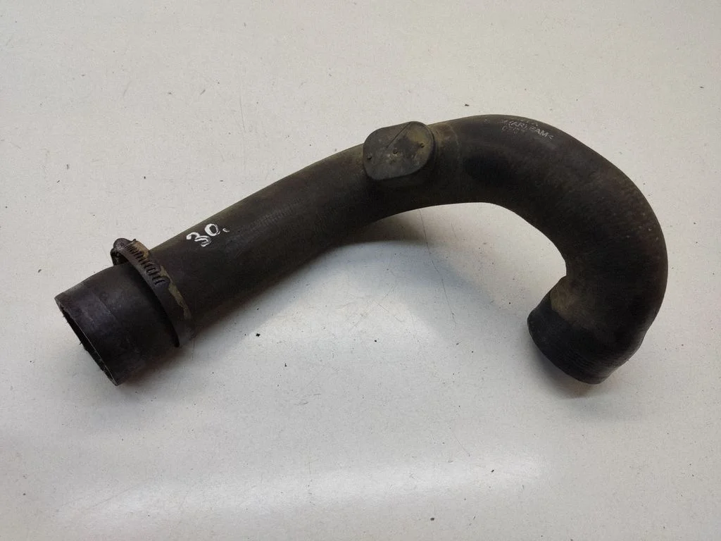 Vahejahuti voolik (-ud)/ toru (-d) – Saab 9-3 Ver2 (2008-2016)