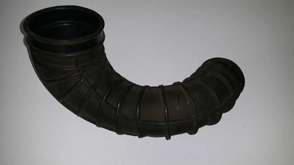 Wąż / rura intercoolera 08634143
