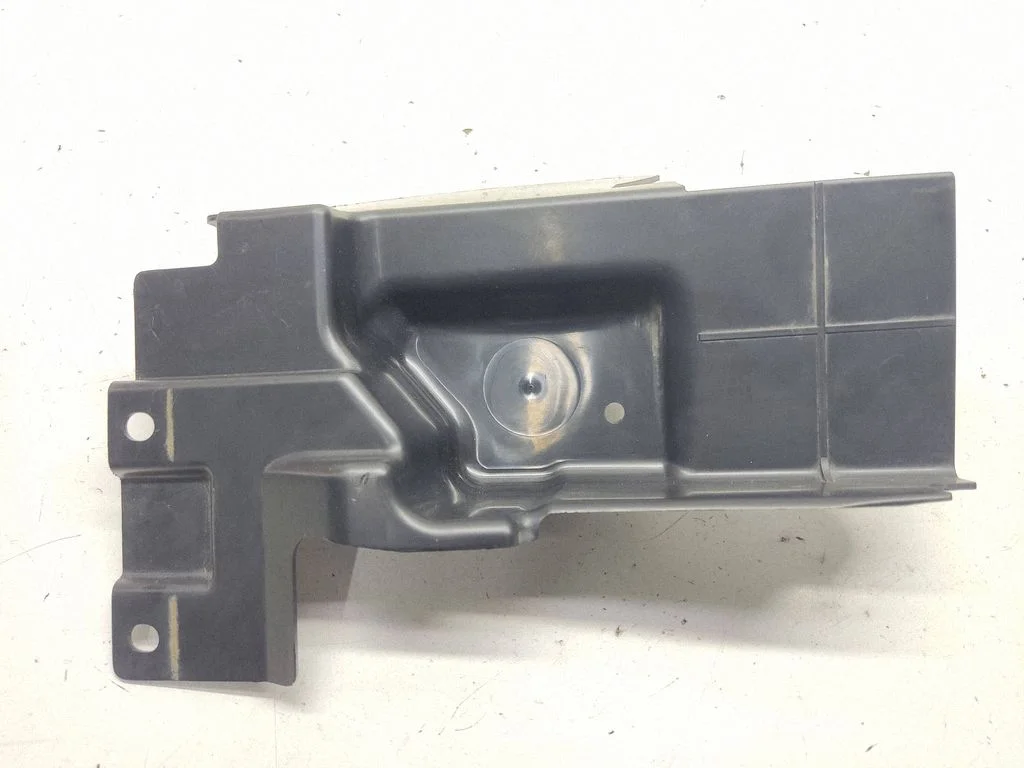 Intercooler air guide/duct channel 62822JD50A