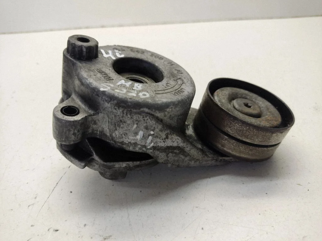 Generator/alternator belt tensioner – Mercedes-Benz C-Class AMG W204 (2007-2014)