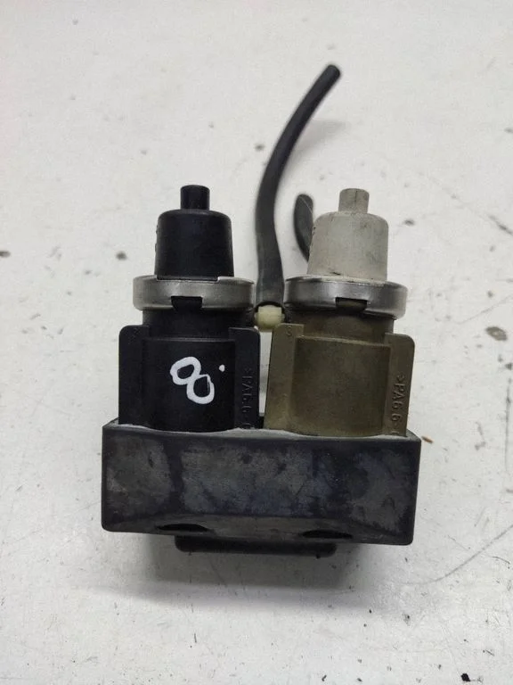 Zawór elektromagnetyczny turbo – Audi A8 S8 D2 4D (1994-2002)