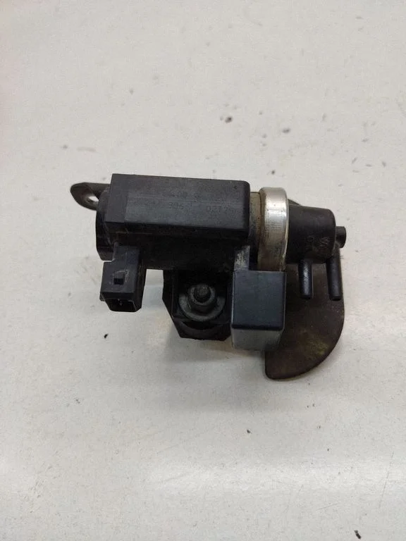Zawór elektromagnetyczny turbo 2247906