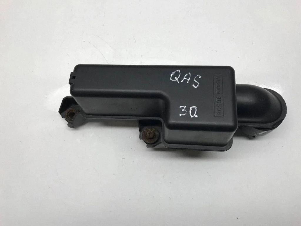 Air intake duct part – Nissan Qashqai+2 (2008-2010)