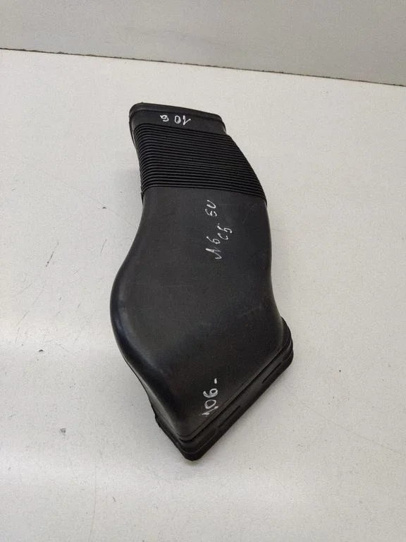 Air intake duct part 8D0129617E