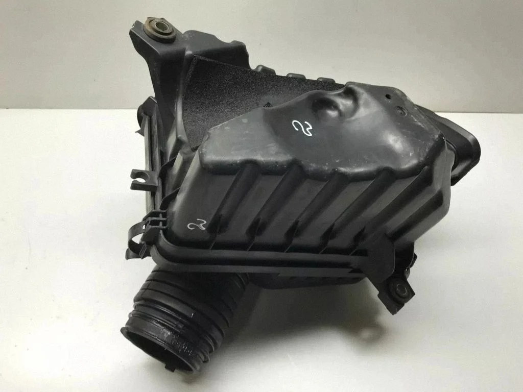 Air filter box – Hyundai Tucson JM (2004-2009)