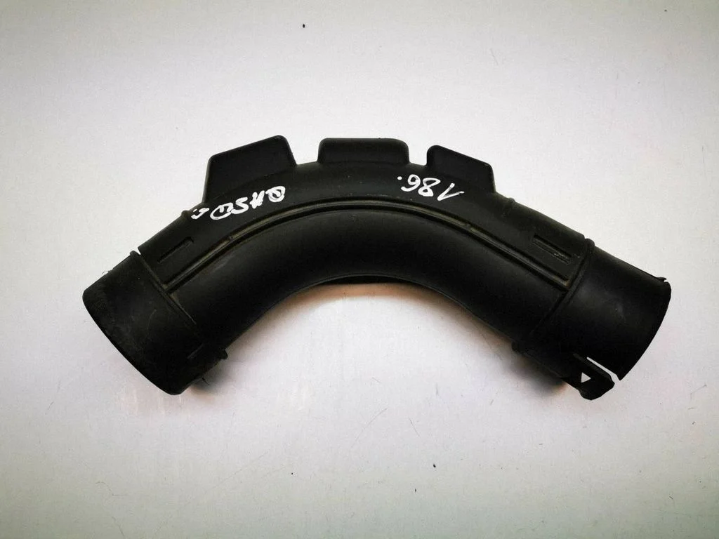 Air intake hose/pipe – front