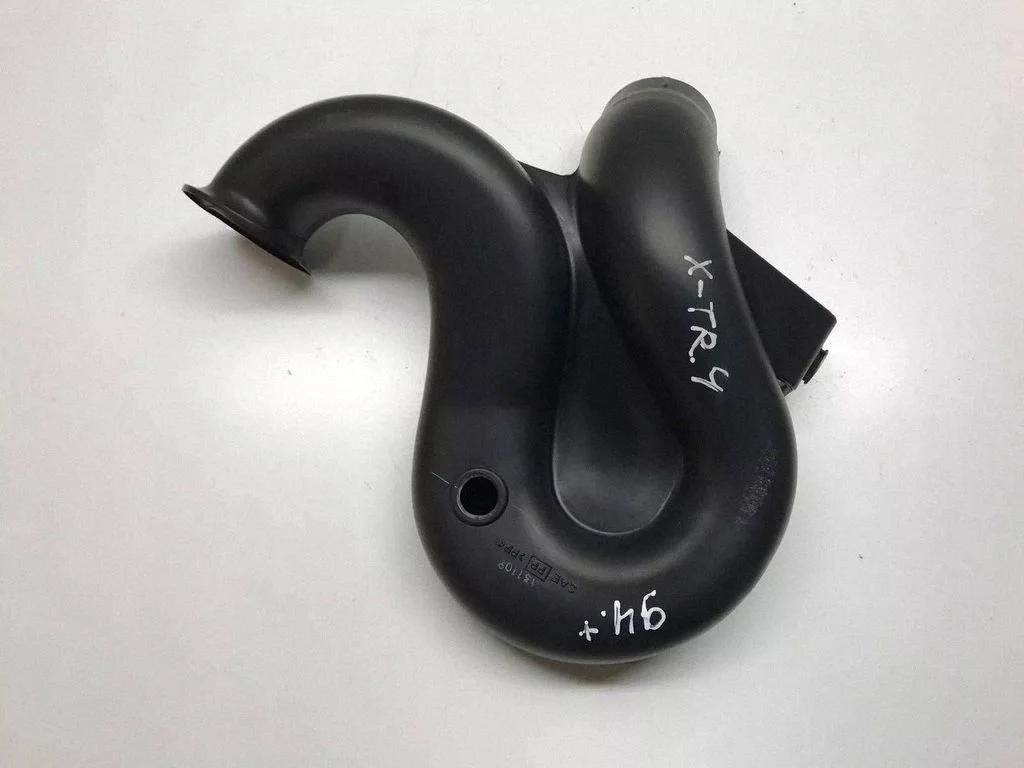 Õhu sisselaske voolik (-ud)/ toru (-d) – Nissan X-Trail T30 (2001-2007)
