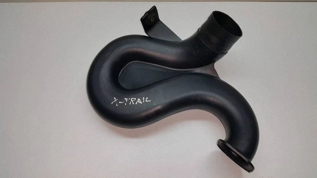 Õhu sisselaske voolik (-ud)/ toru (-d) – Nissan X-Trail T30 (2001-2007)