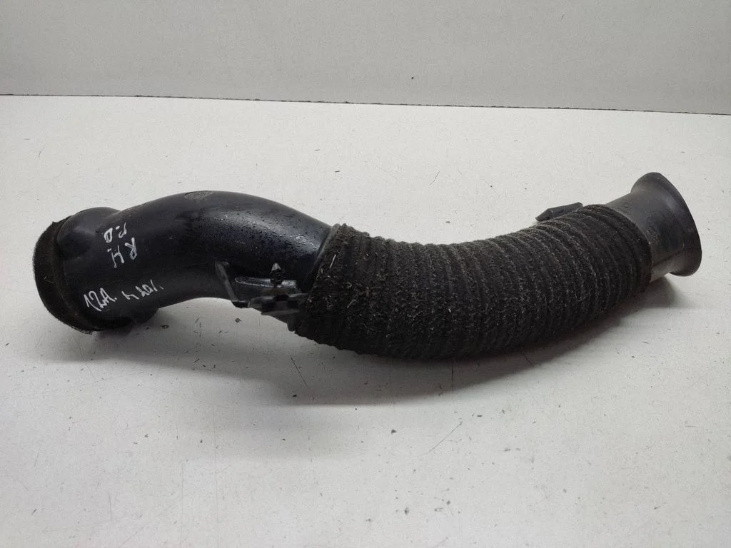 Air intake hose/pipe 04880890AB