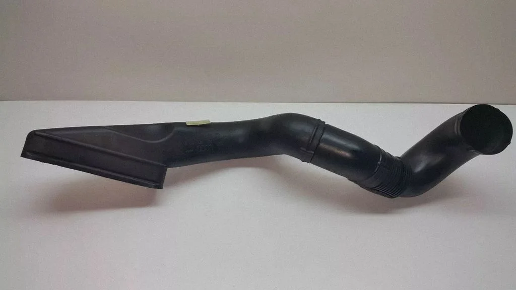 Air intake hose/pipe 8Z0129617B
