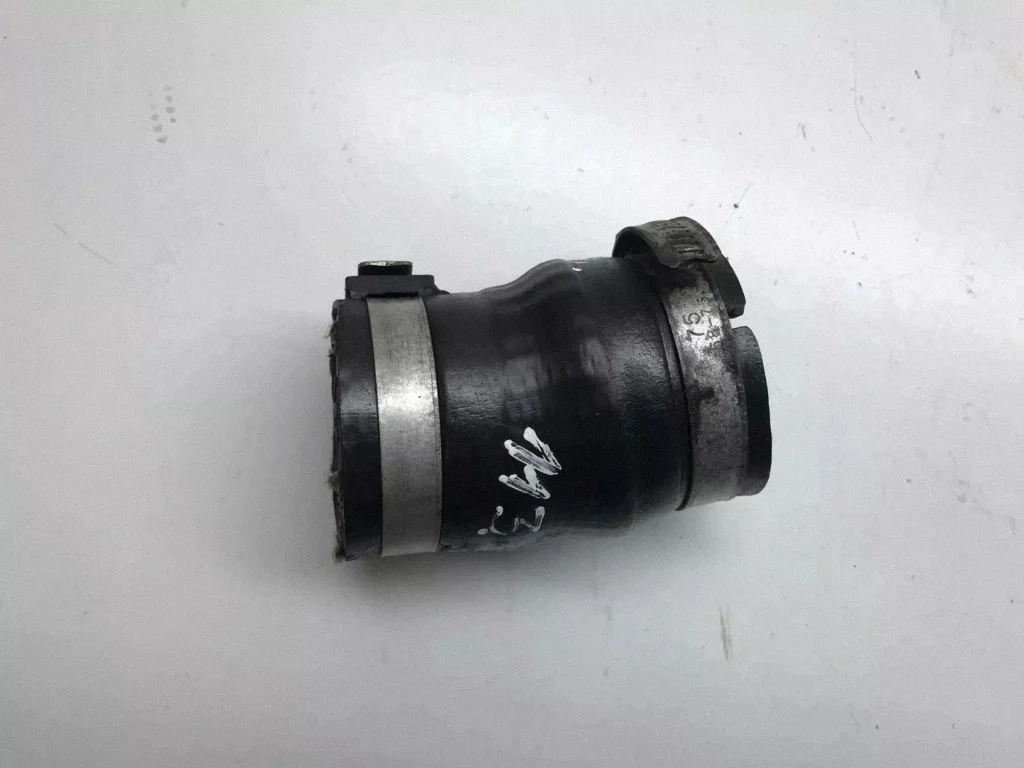 Air intake hose/pipe – front
