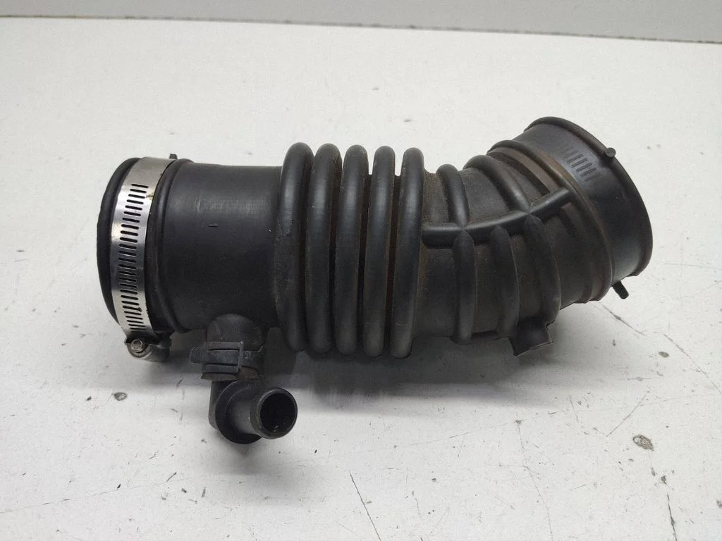 Air intake hose/pipe – front