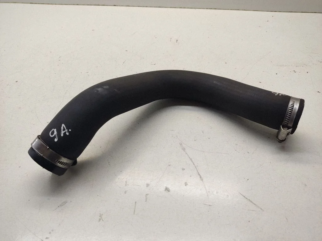 Air intake hose/pipe – front