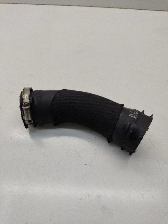 Air intake hose/pipe – front