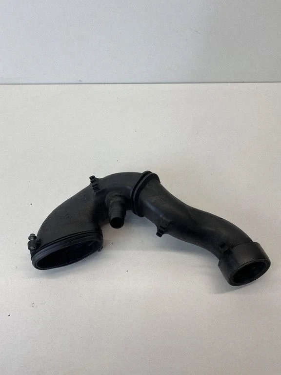 Turbo air intake inlet pipe/hose – BMW 5 Series E60 E61 (2004-2010)