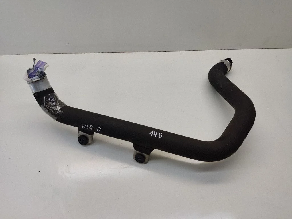 Air intake hose/pipe – front