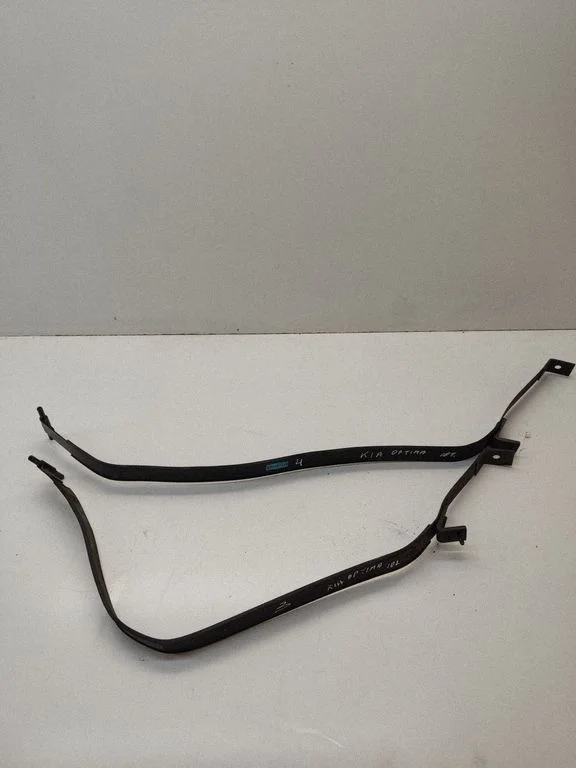 Fuel tank mounting bracket