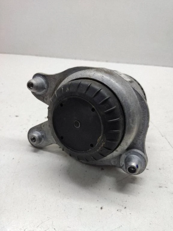 Engine mount bracket A2132400600