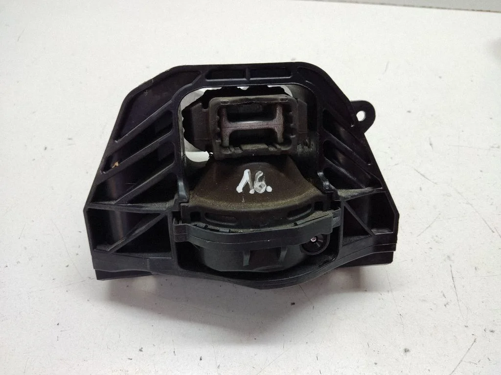 Engine mount bracket 265132