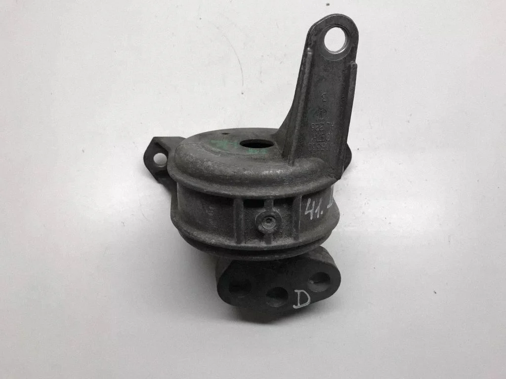 Engine mount bracket 13125627