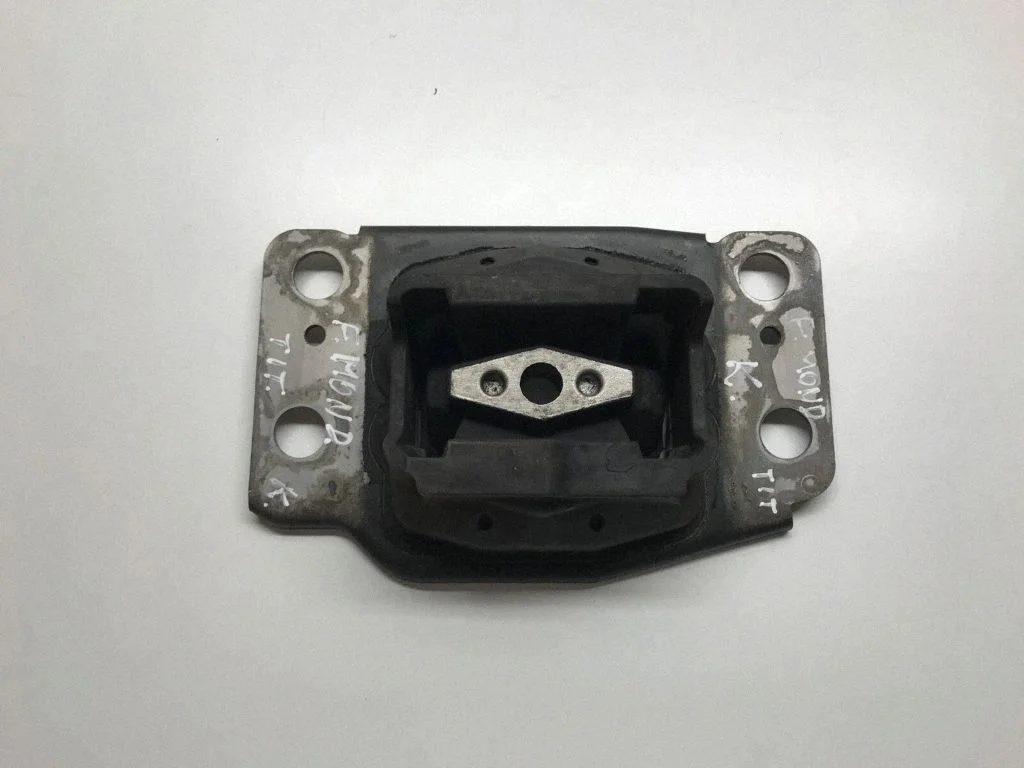 Engine mount bracket 7G917M121BA